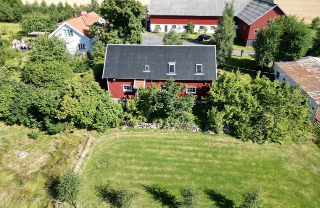 Charming 3-bedroom Barn Conversion on a Picturesque Farm Outside Varberg