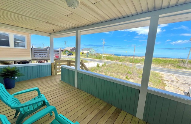 Charming 3-bedroom cottage with an Ocean View!