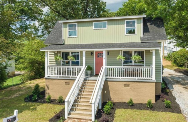 Charming 3-bedroom house in wonderful Downtown Greenville Area