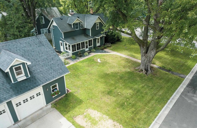 Charming 3-bedroom house 8 blocks from Historic Downtown Stillwater