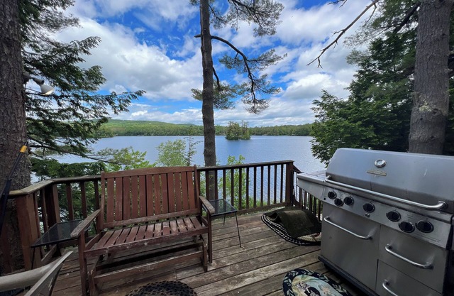 Charming 3-bedroom home in Sebago Lake Region
