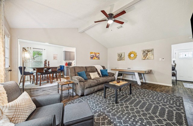 Charming 3-bedroom house with WiFi, AC in La Porte
