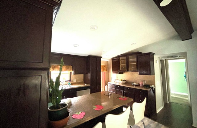 Charming 3-bedroom house rooms in nice Hammond with WiFi,