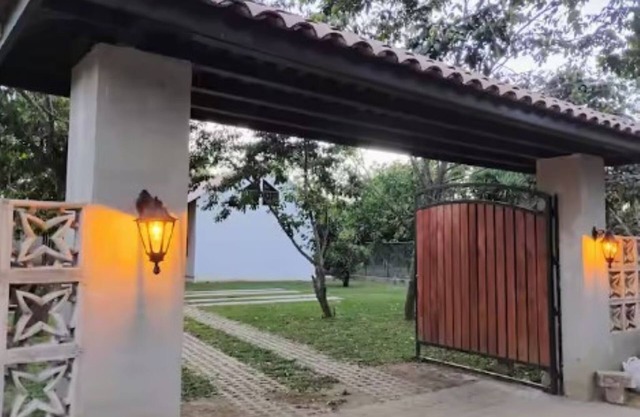 Charming 3-bedroom cabin close to Concepción de Ataco with WiFi & free parking