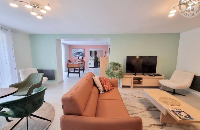Charming 4-Bedroom Cottage with Garden, Terrace, and Close to Disneyland Paris