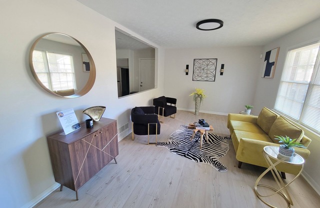 Charming 4-bedroom house with WiFi and AC in peaceful Riverdale