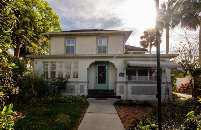 Charming 4-bedroom home in welcoming Eustis with WiFi, AC