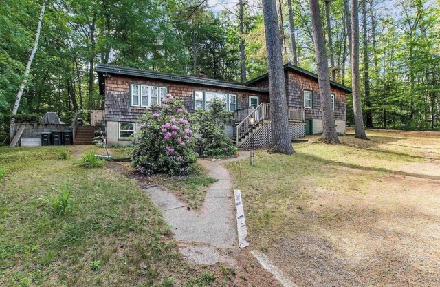 Charming 4-bedroom house with WiFi, AC in welcoming Franklin
