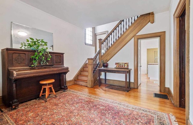 Charming 4 Bedroom Artists Home in Centrally Located Walkable Neighborhood