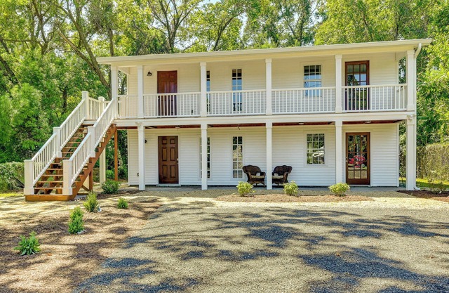 Charming Apartment in Downtown Georgetown!