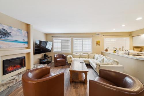Charming Beach Duplex Home in Corona del Mar