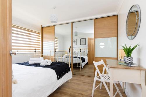 Charming Bolthole 400m to Beach