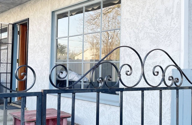 Charming Bungalow in-town Ramona