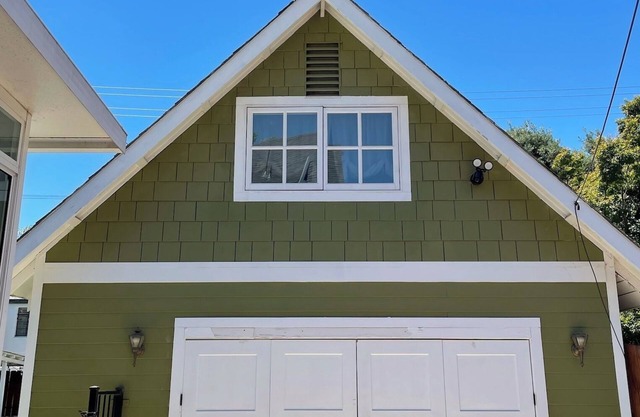 Charming Bungalow on Magnolia Avenue