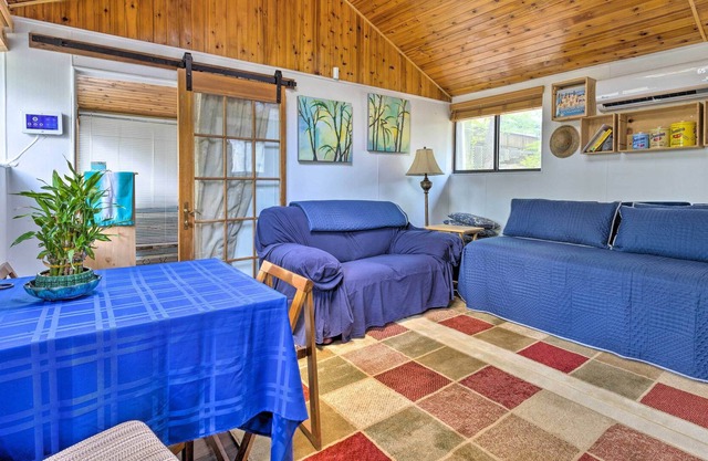 Charming Calverton Cottage Near Beach Access!