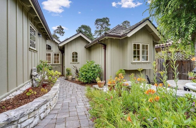 Charming Carmel by the Sea Cottage