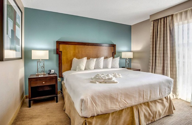 Charming & Comfortable King Suite! Pet-Friendly