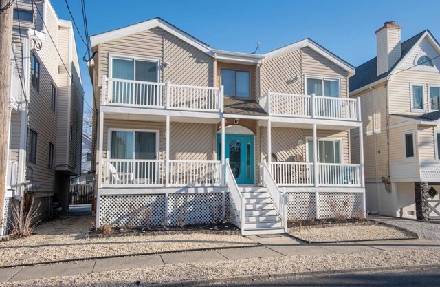 Charming Condo located in South end of Sea Isle- only a few blocks to the beach!