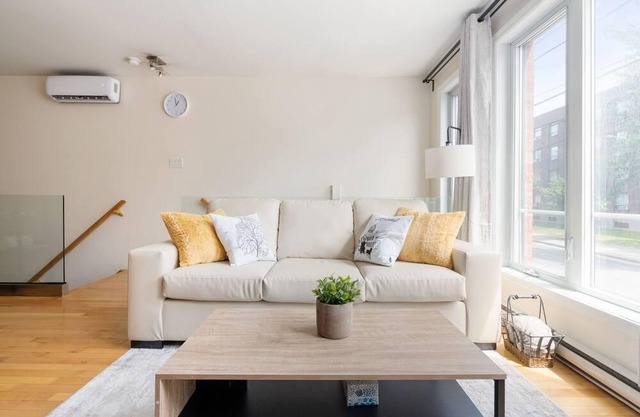 Charming condo on 2 levels, steps from the Canal, Griffintown and Atwater Market