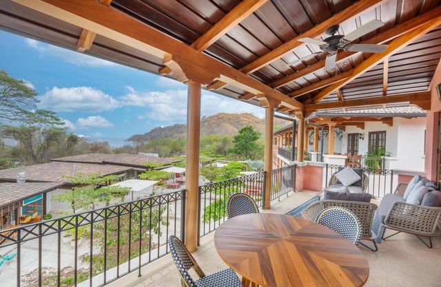 Charming condo with balcony and incredible ocean view at Las Catalinas
