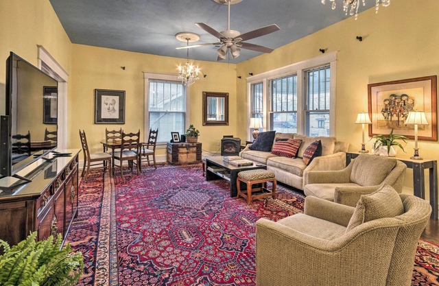 Charming Conway Home w/ Yard - Walk to Dtwn!