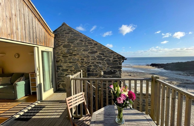 Charming cosy converted Lime Kiln located in an idyllic coastal setting