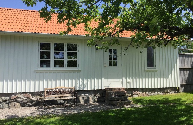 Charming cottage in Höviksnäs just 500m from the sea | SE09116