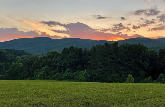 Charming Country Home In the Applachian Mountains of Northest Tennessee.
