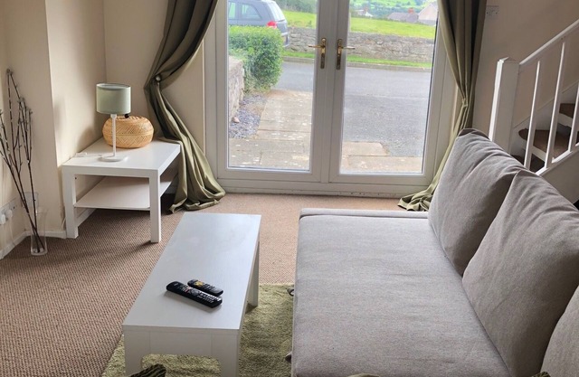 Charming Countryside Cottage, LLYSFAEN, COLWYN BAY