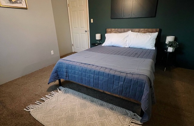 Charming & cozy 3 BDR home, Your perfect getaway