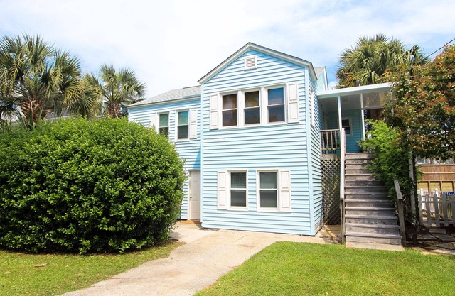 Charming, dog-friendly beach house downstairs
