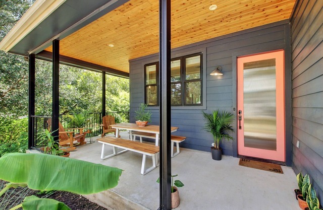 Charming East Austin Retreat, Close to it All!