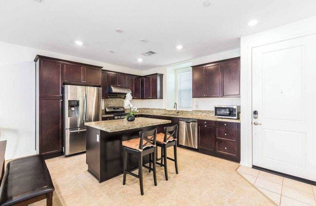 Charming Eastvale Escape: Perfect for Vacation&WFH&Insurance&Relocation #41351