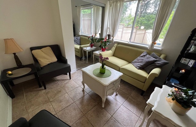 Charming entire 1 bedroom rental suite in North Vancouver
