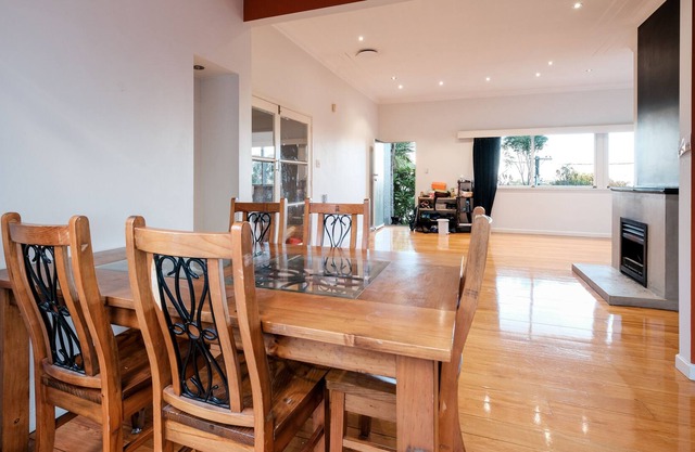 Charming Entire Greenlane House