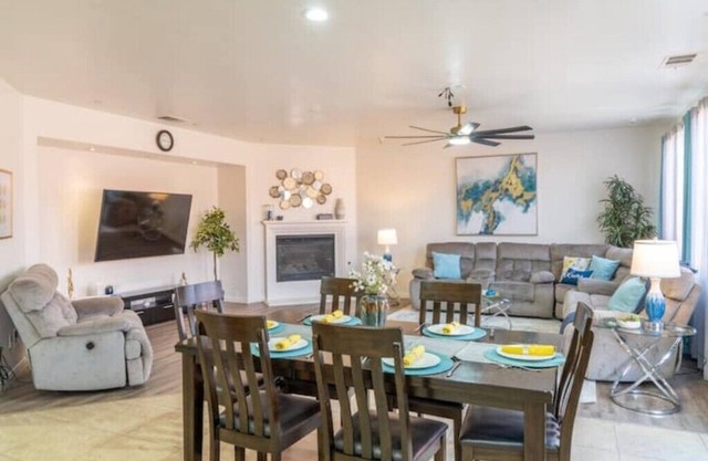 Charming Family Home 4Bd/3Bath & Pet Friendlyn