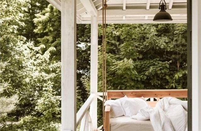 Charming Four Seasons Lake Front Renovated Cottage in Bala, Moon River Muskoka