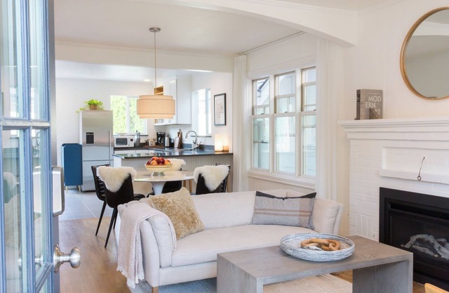 Charming Green Lake Bungalow with family Zoo passes!