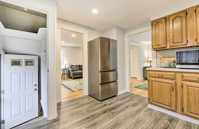 Charming Hamden Home: 2 Mi to Yale University