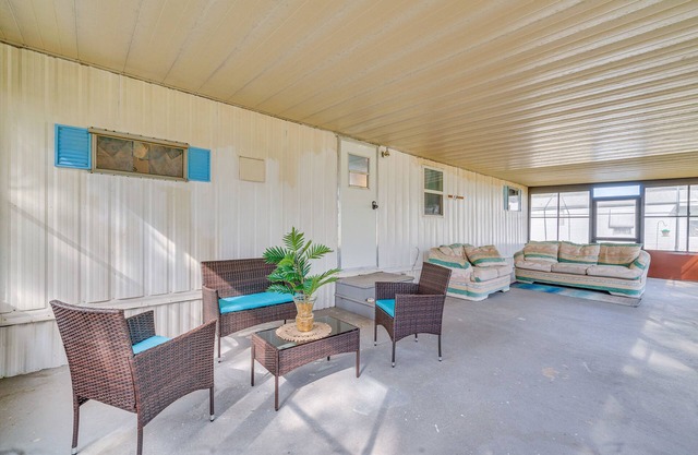 Charming Hernando Retreat w/Screened Patio!