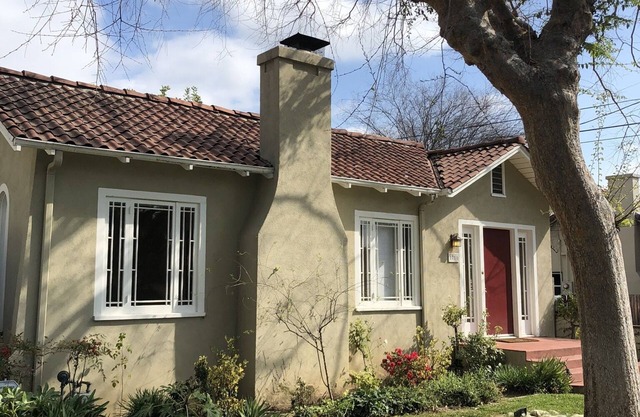 Charming Historic Highlands Home in Pasadena! Reserve Your Stay Today!