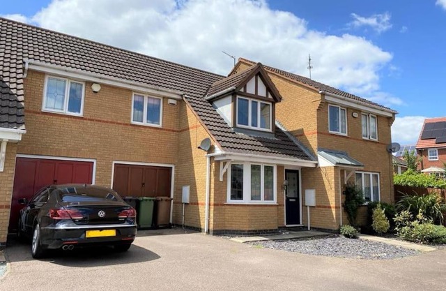 Charming Home in Wellingborough