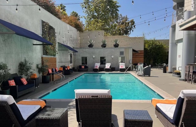 Charming Hotel near the Getty! Rooftop Dining, Outdoor Pool, Iconic Views!