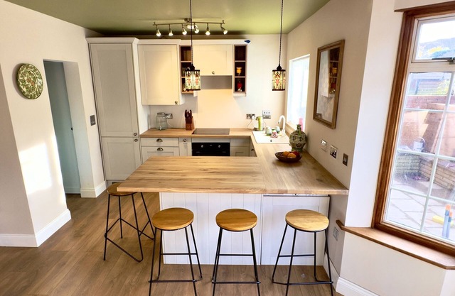 Charming House - 20 min by underground to Central London
