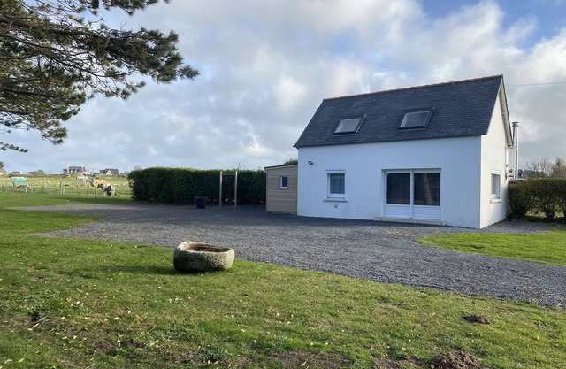Charming house 800m from the sea and Ménéham