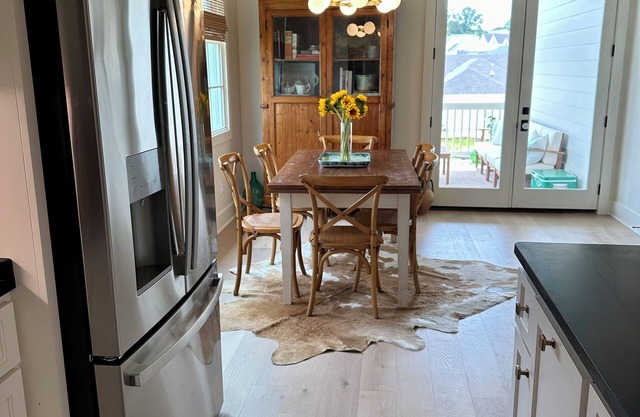 Charming House at The Lamar, 4 bed, 3 bath! NEW RENOVATION!