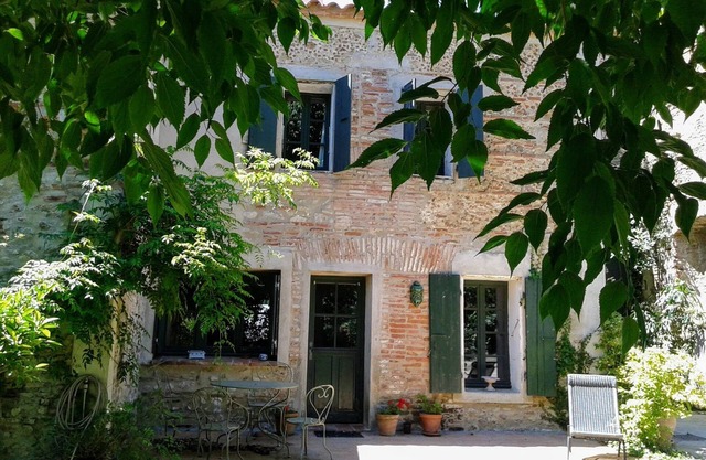 CHARMING HOUSE IN A BEAUTIFUL FARMHOUSE CLOSE TO THE BEACH
