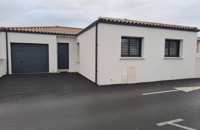 Charming house with garden and terrace in Saint-Augustin, close to beaches
