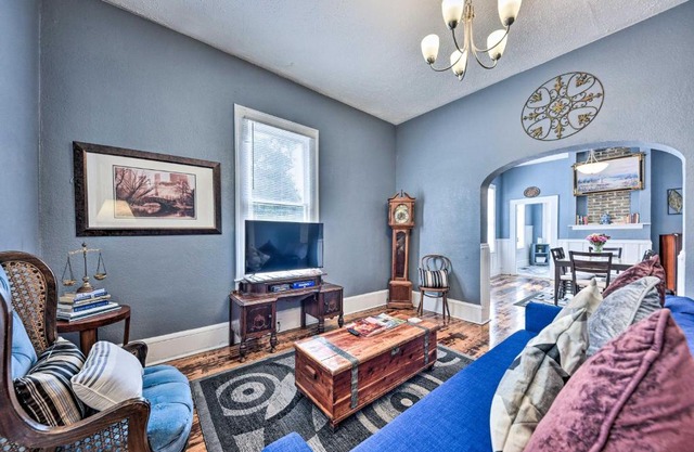 Charming Jacksonville Home about 2 Mi to Downtown!