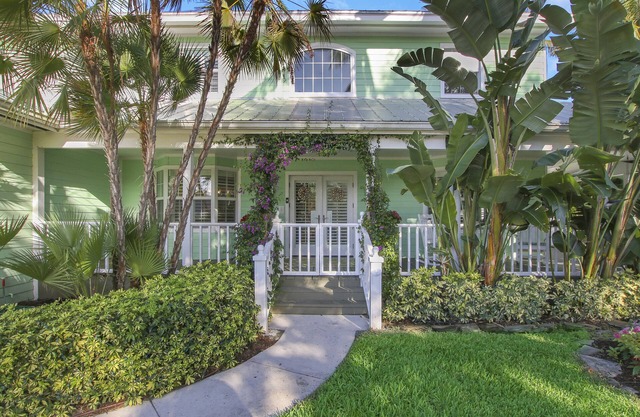 Charming Key West style home with pool + spa